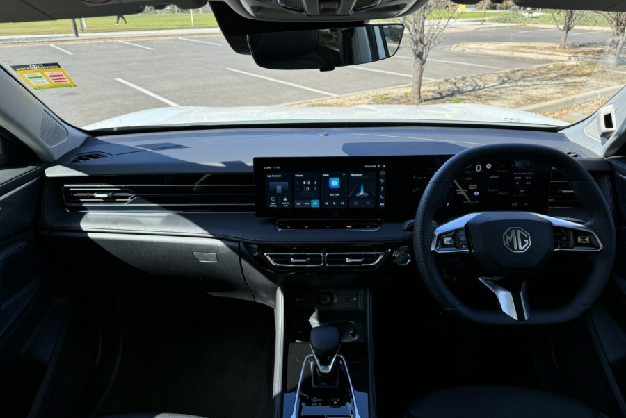 2024 MY25 MG HS AS33 Essence SUV Image 14