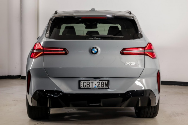 2025 BMW X3 G45 30e xDrive SUV image 4