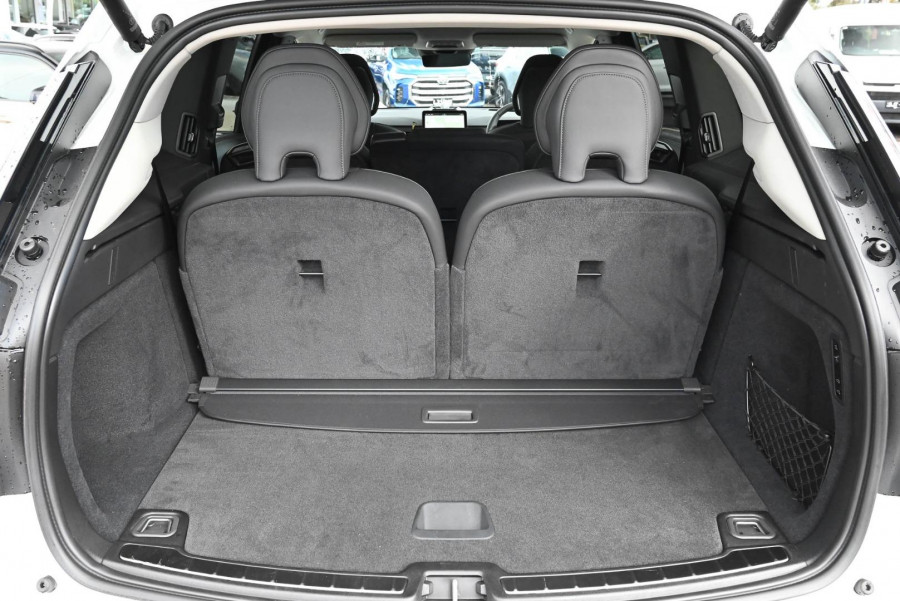 2026 Volvo EX90  Ultra Twin Motor Performance SUV Image 13