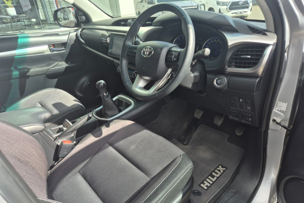 2018 Toyota HiLux  SR5 Double Cab Pick Up Image 18
