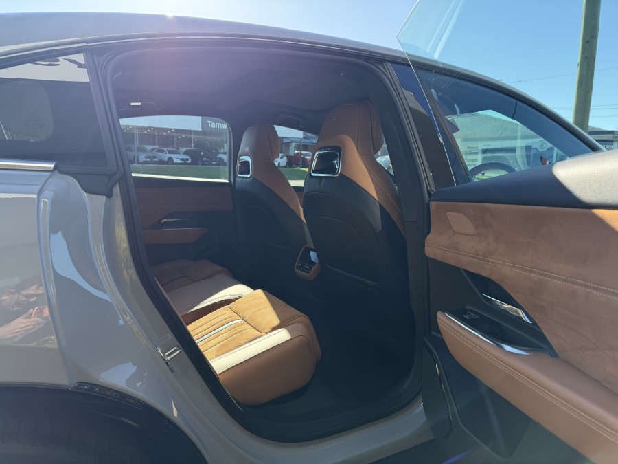 2026 Mazda 6e  E35 Atenza Hatch Image 16