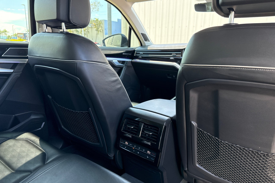 2020 Volkswagen Touareg CR 190TDI Premium SUV Image 15