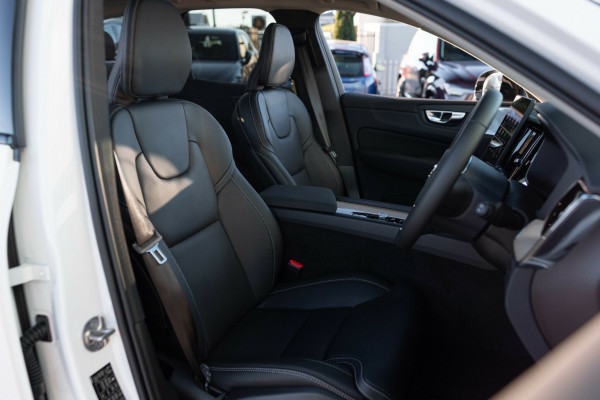 2026 Volvo XC60 UZ Ultra T8 Plug-in Hybrid Dark SUV Image 16