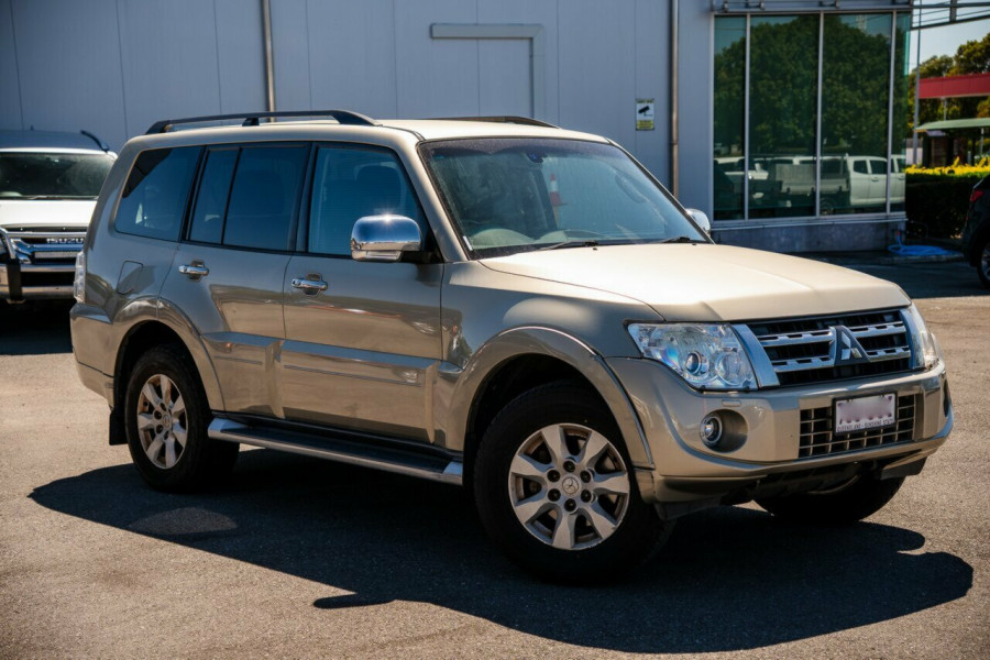 2012 Mitsubishi Pajero NW Exceed SUV