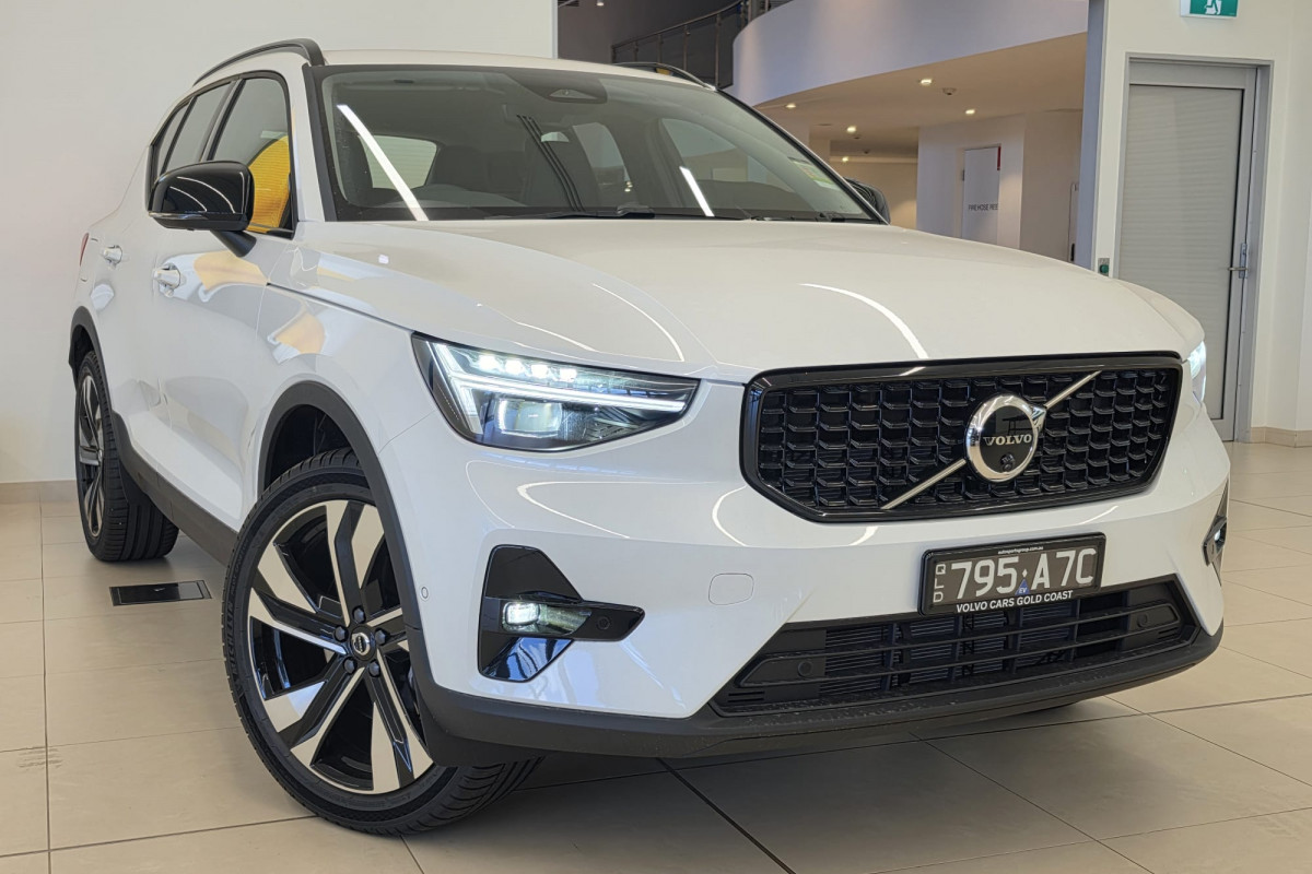 2025 MY26 Volvo XC40 XZ Ultra B4 Dark SUV