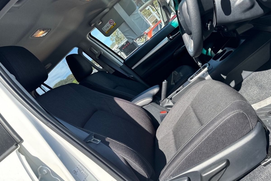 2023 Toyota HiLux GUN126R SR5 Cab Chassis Image 8