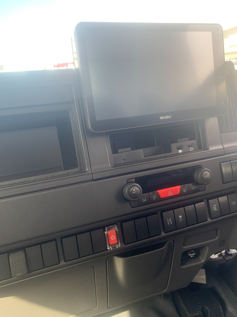 2026 Isuzu  NPR 45/65-175 DT D34 TRADE TRADEPACK Tray Image 10