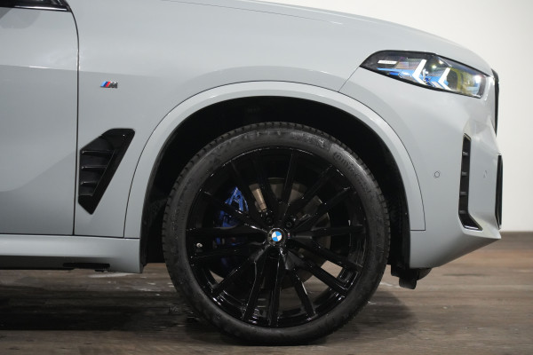 2023 BMW X5 xDrive30d M Sport SUV Image 5