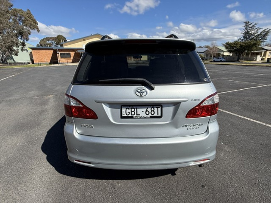 2007 Toyota Avensis Verso Ultima Wagon Image 4