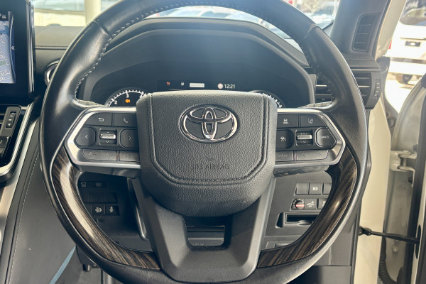 2022 Toyota LandCruiser FJA300R VX SUV Image 15