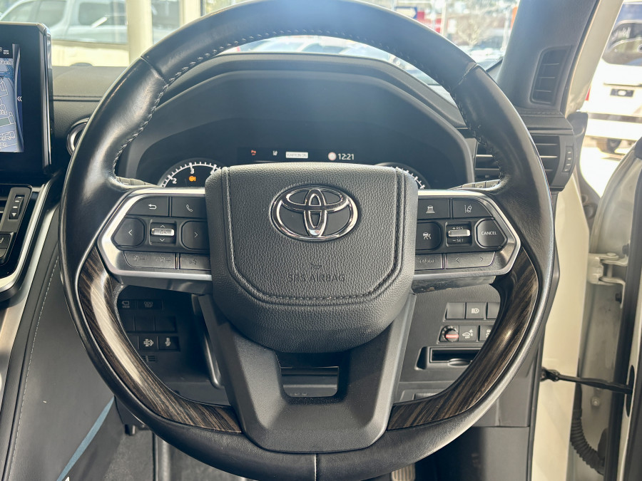 2022 Toyota LandCruiser FJA300R VX SUV Image 15
