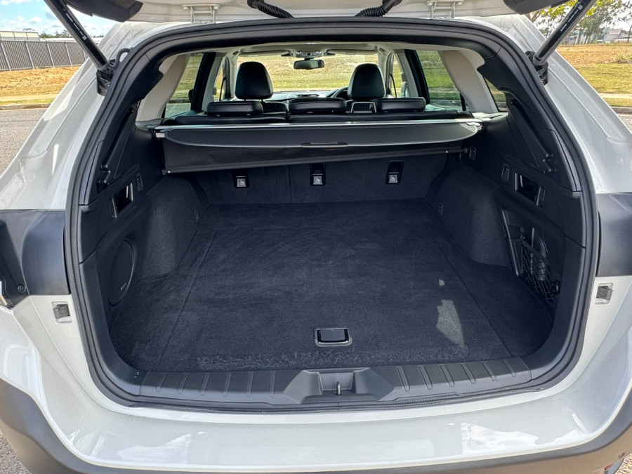 2023 Subaru Outback 6GEN AWD Touring XT SUV Image 12