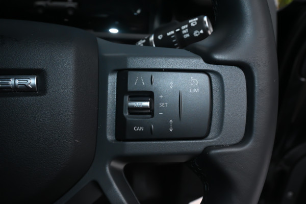 2025 MY25.5 Land Rover Defender L663 110 D350 X-Dynamic HSE SUV image 13