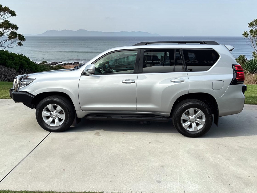 2019 Toyota LandCruiser Prado GDJ150R GXL SUV Image 7