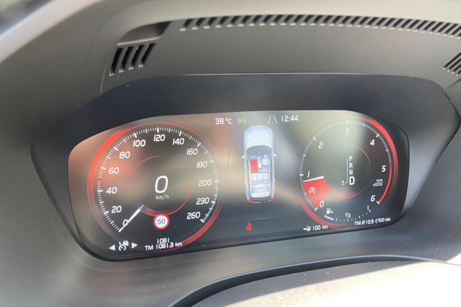 2020 Volvo XC90 L Series D5 R-Design Suv Image 21