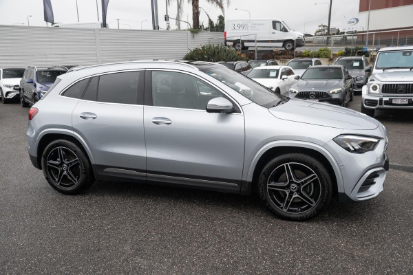 2025 Mercedes-Benz GLA-Class H247 GLA200 SUV image 3