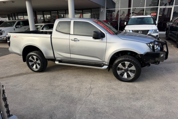 2021 MY22 Isuzu D-MAX RG LS-U Ute Image 3