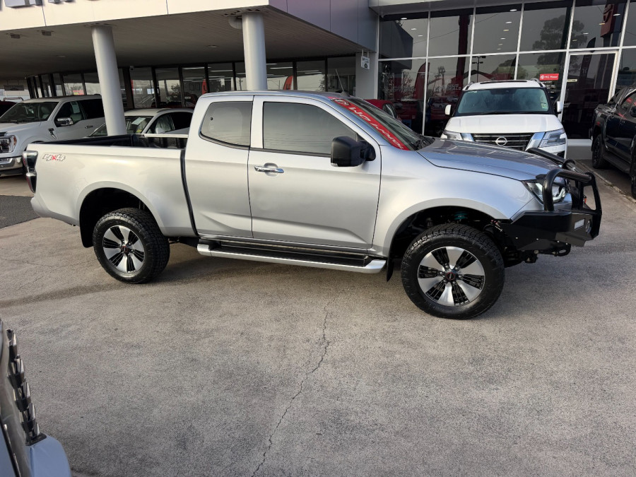 2021 MY22 Isuzu D-MAX RG LS-U Ute Image 3