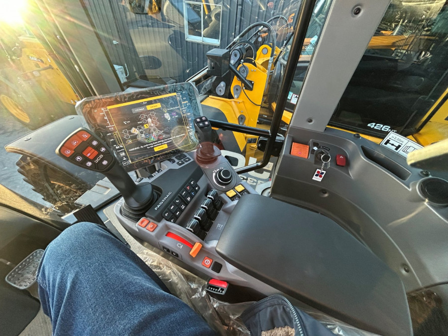 2026 JCB FASTRAC Other Image 12