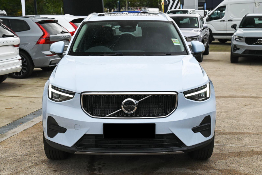 2026 Volvo XC40 XZ Plus B4 SUV Image 2