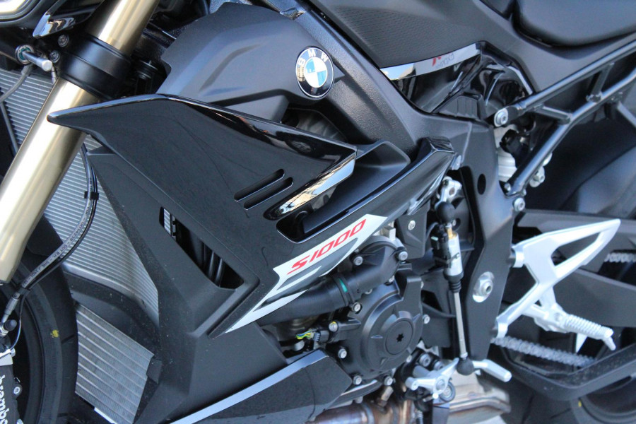 2026 BMW S 1000 R Race S 1000