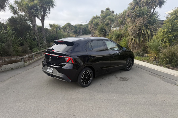 2026 MG MG4 AH4E Essence 64 Hatch Image 2