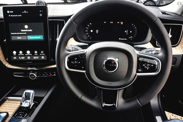 2026 MY27 Volvo XC60 UZ Ultra B5 Dark SUV Image 8
