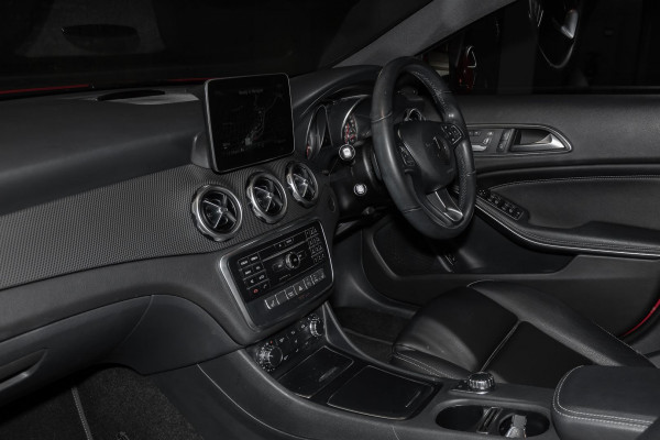2018 Mercedes-Benz GLA-Class X156 GLA180 SUV image 8