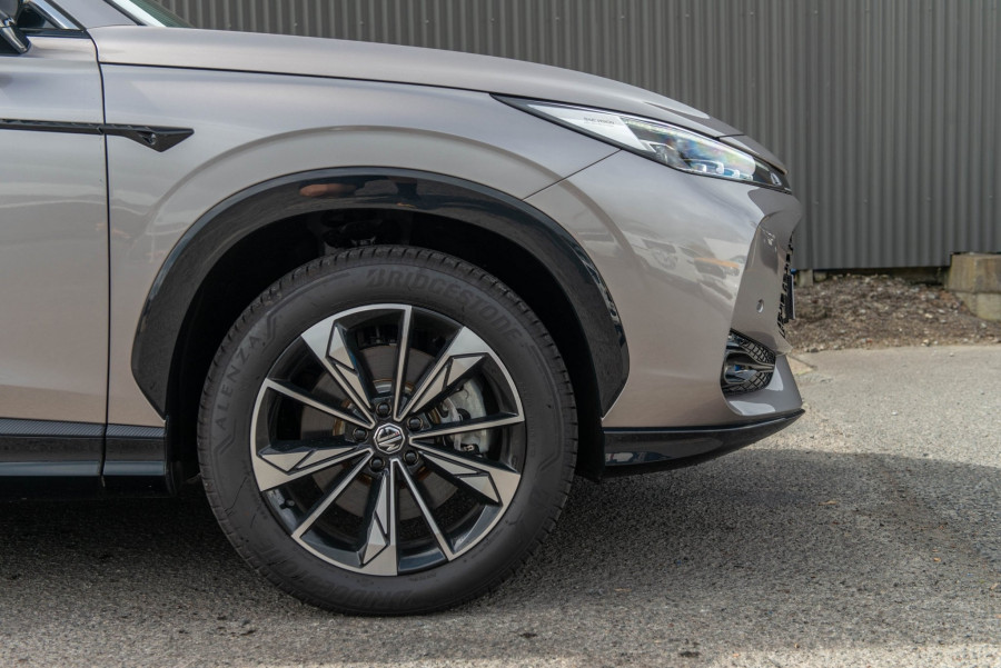 2026 MG HS Essence Hybrid+ SUV Image 9