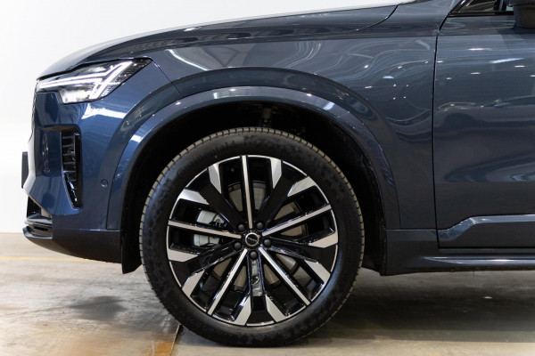 2026 Volvo XC90 L Series Ultra B5 Dark SUV Image 9