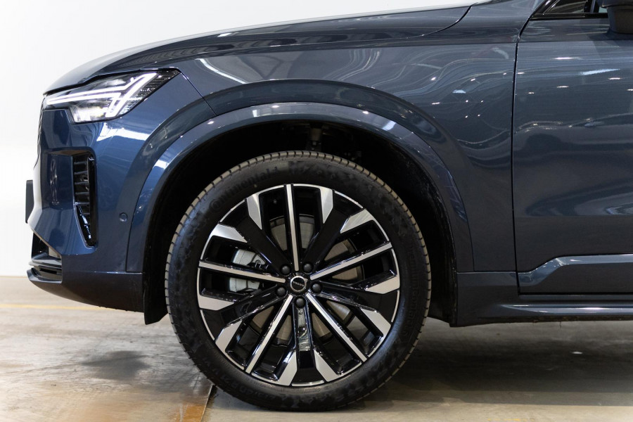 2026 Volvo XC90 L Series Ultra B5 Dark SUV Image 9