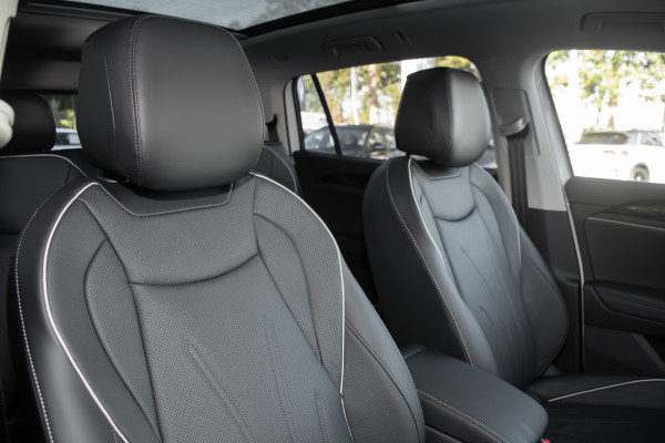 2025 Volkswagen Tayron R4 150TSI Elegance SUV Image 9