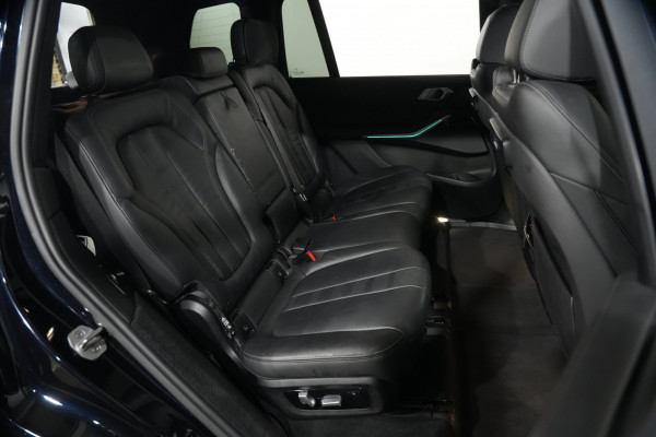 2019 BMW X7 Xdrive30d SUV image 25