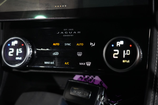 2021 Jaguar F-PACE R-Dynamic SE SUV image 18