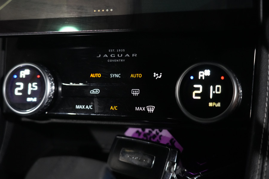 2021 Jaguar F-PACE R-Dynamic SE SUV Image 18