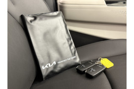 2023 Kia Carnival KA4 Special Edition People Mover