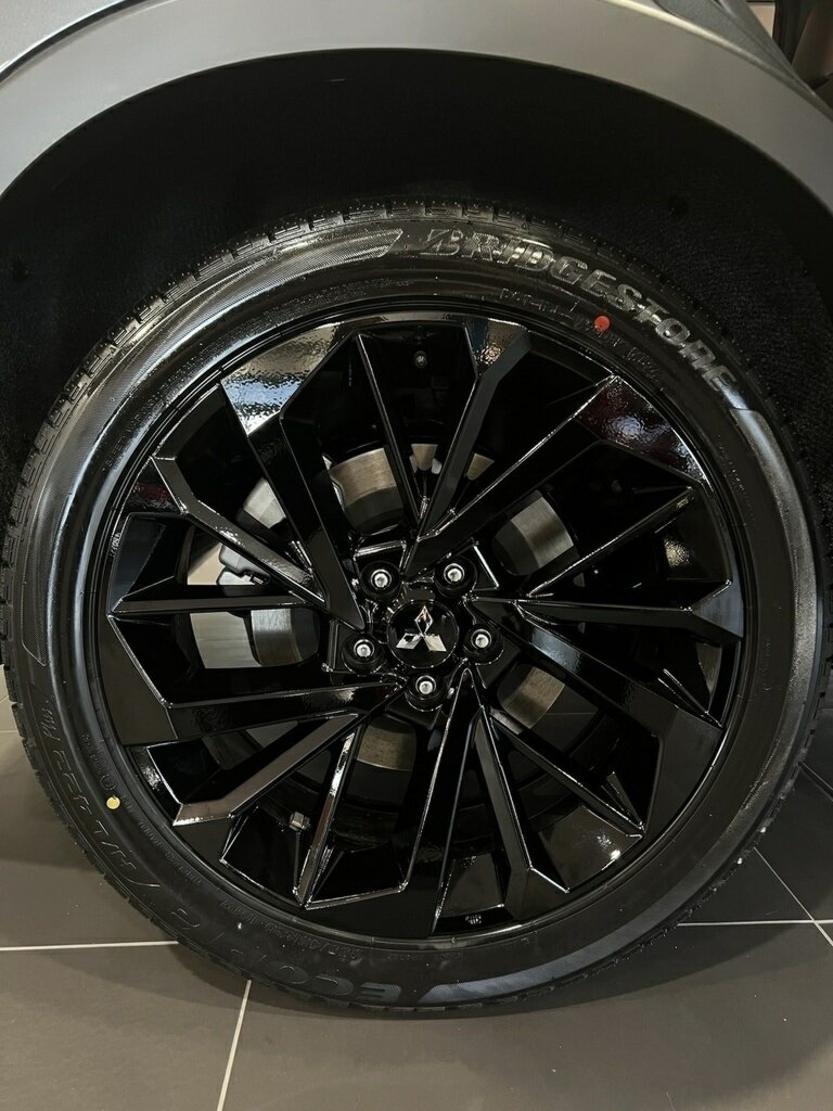 2024 Mitsubishi Outlander ZM Black Edition SUV Image 12