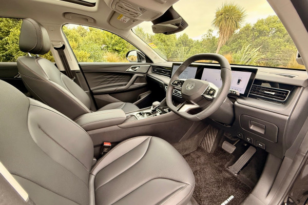 2026 MY25 MG HS AS33 Super Hybrid Essence SUV Image 9