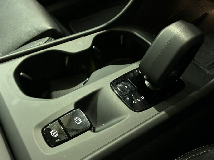 2025 Volvo XC40 XZ Plus B4 SUV Image 17