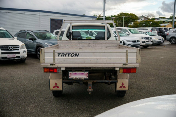 2014 MY15 Mitsubishi Triton MN GL Cab Chassis Image 3