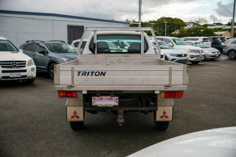2014 MY15 Mitsubishi Triton MN GL Cab Chassis Image 3
