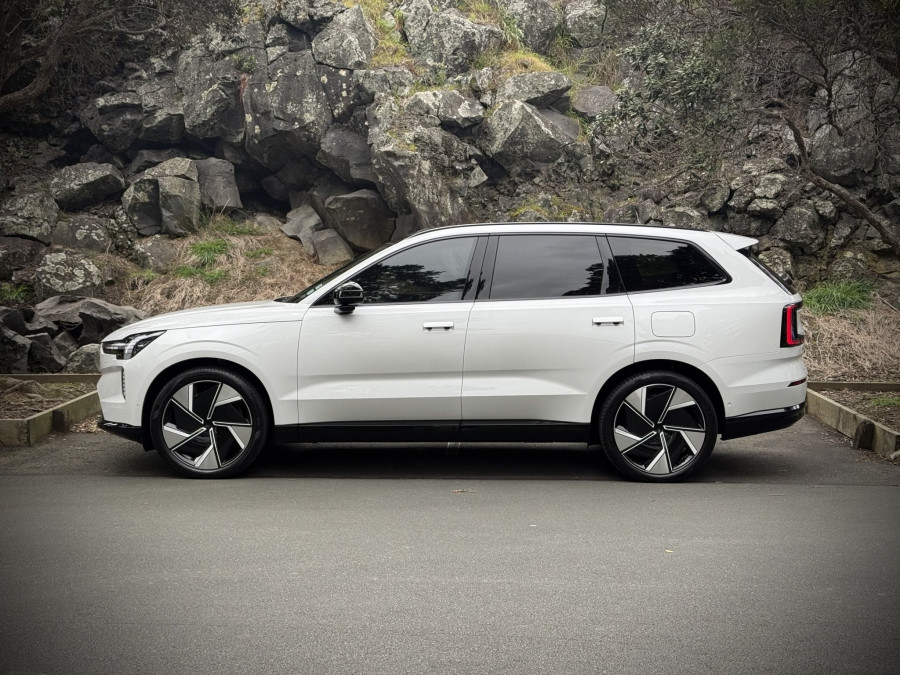 2026 Volvo EX90 No Series Ultra Twin Motor Performance SUV Image 5