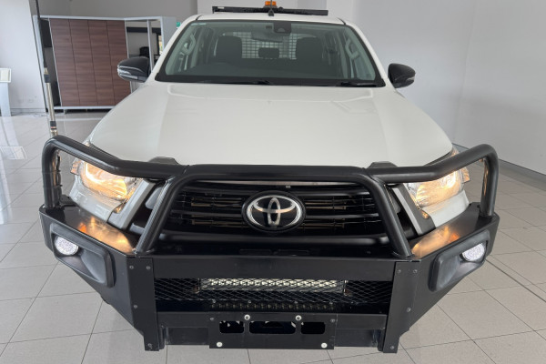 2021 Toyota HiLux GUN126R SR5 Double Cab Chassis