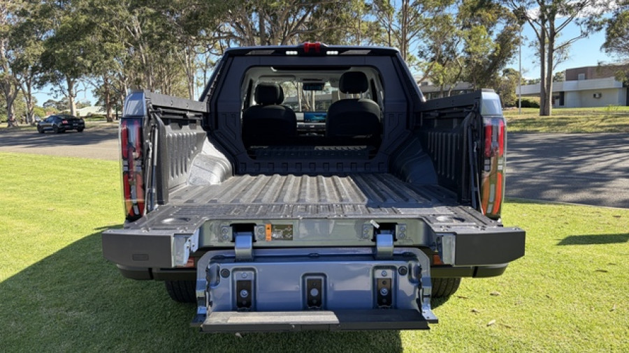 2025 MG U9 EKK1C Explore Pro Ute Image 13