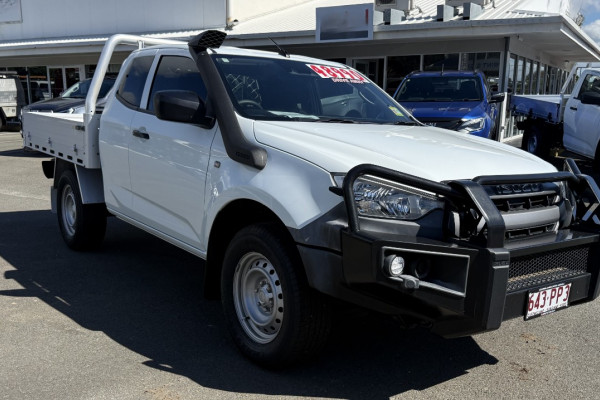 2022 Isuzu D-MAX RG SX Cab Chassis Image 3