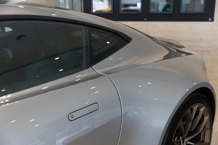 2025 MY26 Aston Martin Vantage   Coupe Image 4
