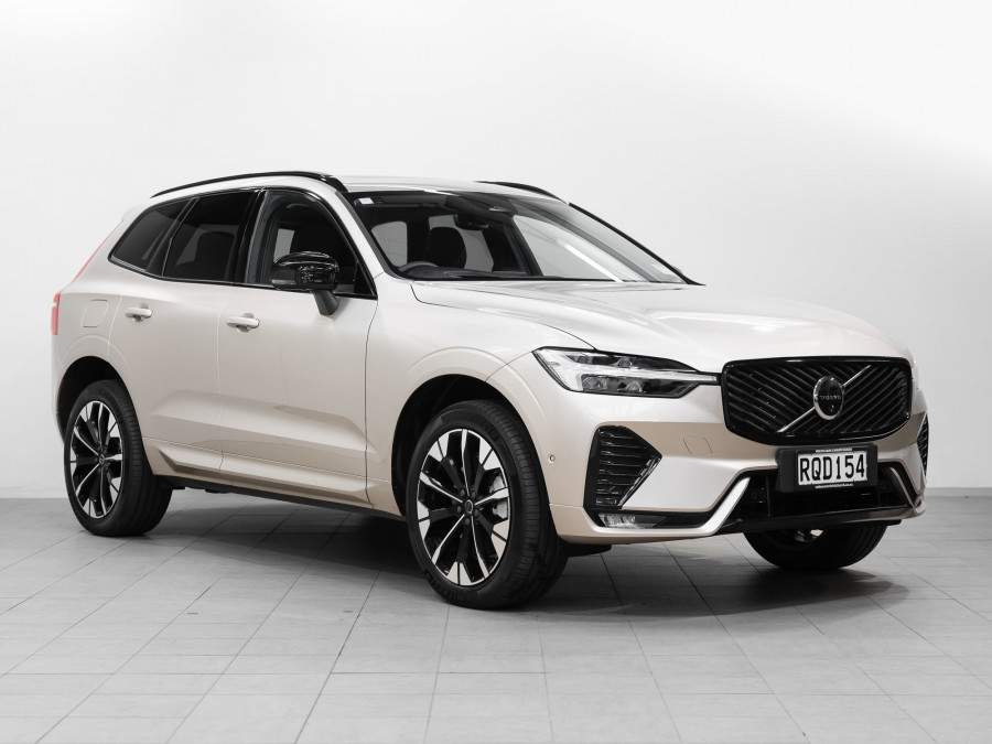 2026 Volvo XC60 UZ B5 Ultra Dark 2.0P, Mild Hybrid SUV Image 1
