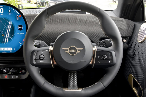 2026 MINI Cooper J01 SE Favoured Hatch image 8