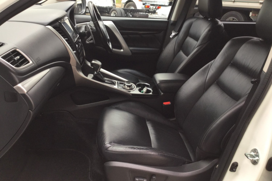 2016 Mitsubishi Pajero QE4X46 QESport GLSL DSL 8A/T Wagon Image 15