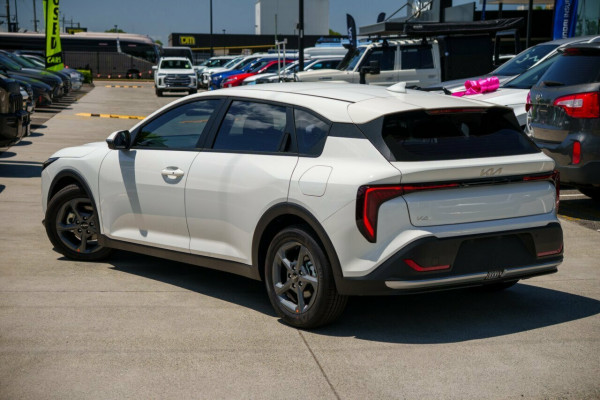 2026 Kia K4 CL4m S Hatch Image 2